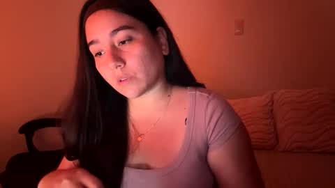 Snapshot of laura_d23 chatting on January 15, 1:10 am laura online show from January 15, 1:10 am