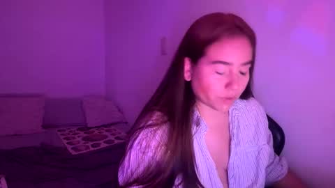 Snapshot of laura_d23 chatting on March 2, 12:57 am laura online show from March 2, 12:57 am