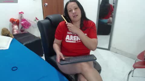 laura_foxx2379 online show from October 16, 2:01 am