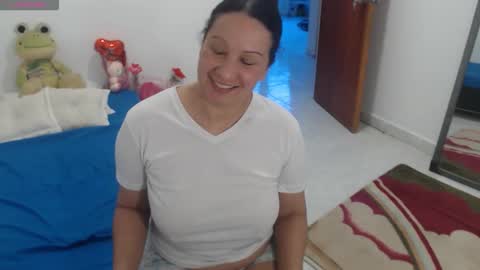 laura_foxx2379 online show from November 5, 3:45 pm