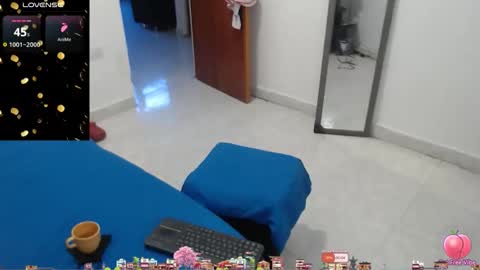 laura_foxx2379 online show from February 17, 4:13 pm