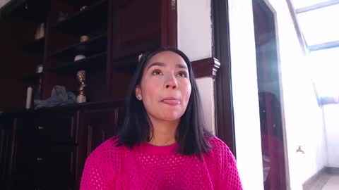 Snapshot of laura_golden1 chatting on December 9, 8:01 pm lLAURA online show from December 9, 8:01 pm