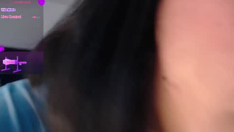 Snapshot of laura_golden1 chatting on December 18, 7:19 pm lLAURA online show from December 18, 7:19 pm