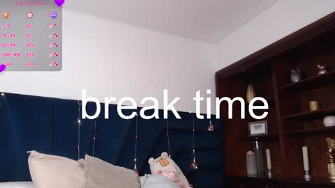 Snapshot of laura_golden1 chatting on January 19, 10:17 pm lLAURA online show from January 19, 10:17 pm