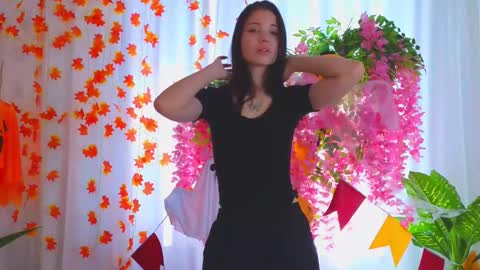 laura online show from November 8, 8:03 am