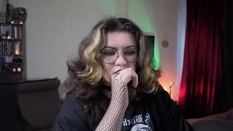 Miss Laura online show from September 26, 1:37 pm