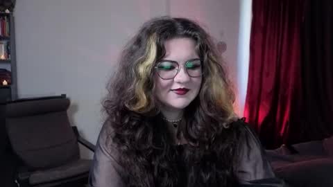 Miss Laura online show from September 27, 9:47 am