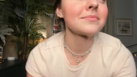 Snapshot of laura_mutti chatting on April 3, 3:43 pm Samantha online show from April 3, 3:43 pm