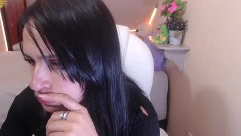 Laura Pink    online show from December 10, 1:32 am