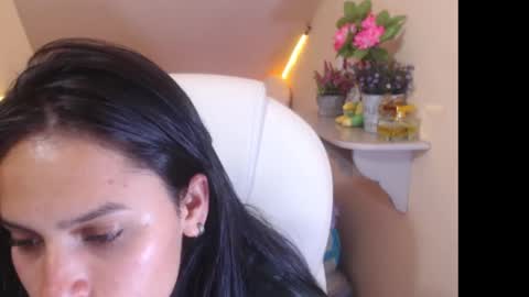 Laura Pink    online show from December 22, 1:23 am