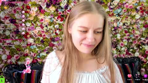 Snapshot of laura_pudd chatting on December 11, 6:52 pm Laura online show from December 11, 6:52 pm