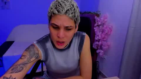 Laura Rose online show from November 2, 11:29 pm