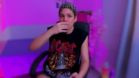 Laura Rose online show from November 22, 6:07 pm