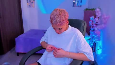 Laura Rose online show from December 18, 6:14 pm