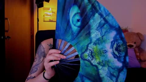 Laura Rose online show from April 5, 2:53 am