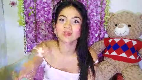 laura_rey_26 online show from April 15, 4:41 am