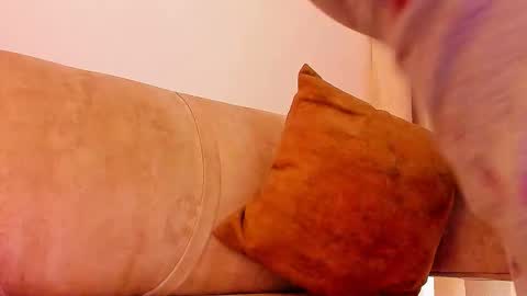 LAURA SOE online show from January 13, 12:21 pm