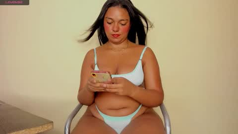 Snapshot of laura_summer chatting on September 25, 9:57 am laura_summer online show from September 25, 9:57 am