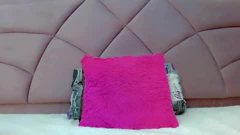 Laura online show from December 14, 4:56 am