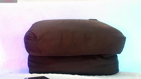 Laura online show from April 10, 4:50 am