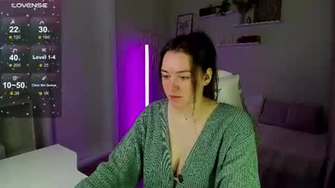 Snapshot of lauraa_collins chatting on June 15, 12:57 am kate online show from June 15, 12:57 am