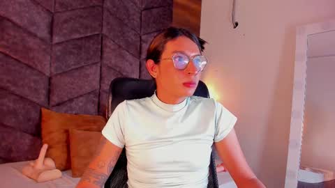 lauraagomezz__ online show from January 29, 1:37 am