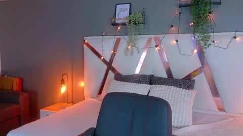 lauraagomezz__ online show from October 3, 7:55 pm