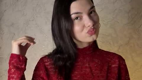 Laura online show from December 15, 11:25 am