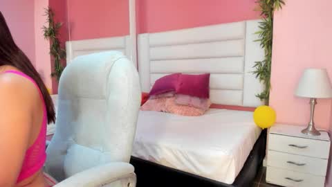 Laura online show from February 25, 12:37 pm