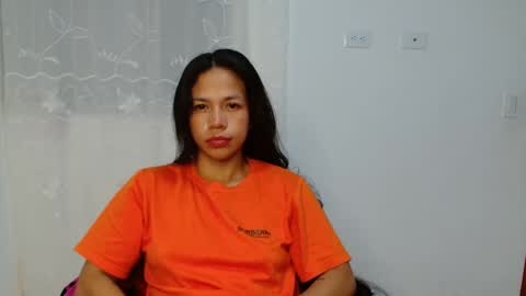 lauracb          online show from September 18, 5:20 am