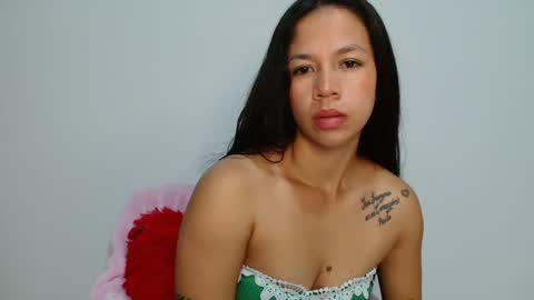 lauracb          online show from October 3, 5:04 am