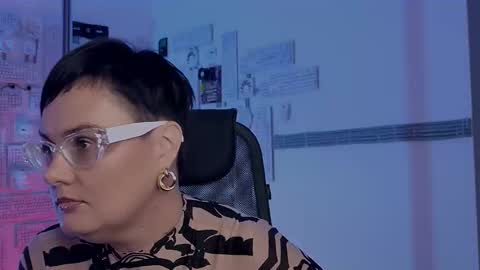 Snapshot of lauradavidsons chatting on November 12, 6:41 pm lauradavidsons online show from November 12, 6:41 pm