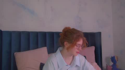 Laura online show from May 24, 4:39 am