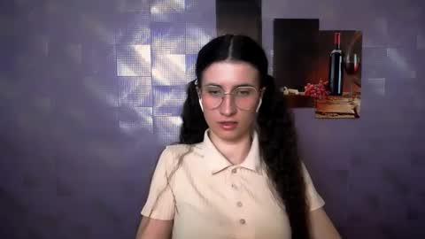 Laura online show from March 28, 1:33 pm