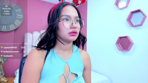 Laura Glowing online show from December 11, 9:19 am