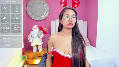 Laura Glowing online show from December 31, 12:46 pm