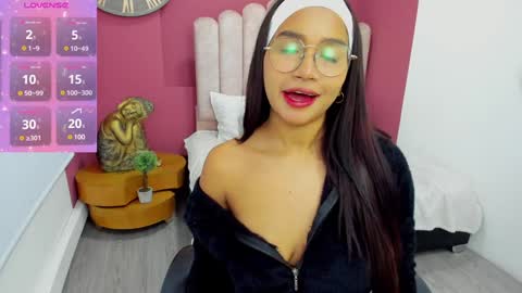 Laura Glowing online show from February 2, 2:59 am