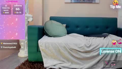 Laura Glowing online show from February 8, 6:22 am