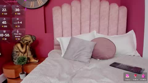 Laura Glowing online show from March 6, 4:19 am