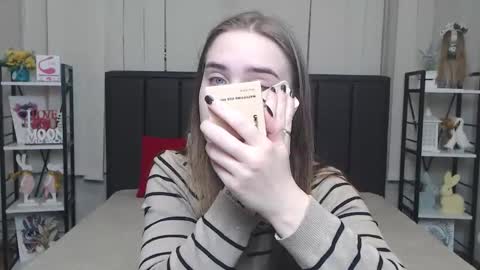 LauraHlot online show from December 5, 6:26 pm