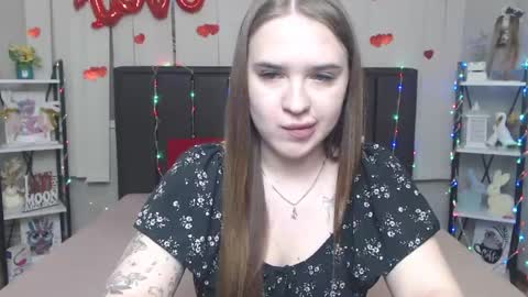 LauraHlot online show from April 14, 6:41 am