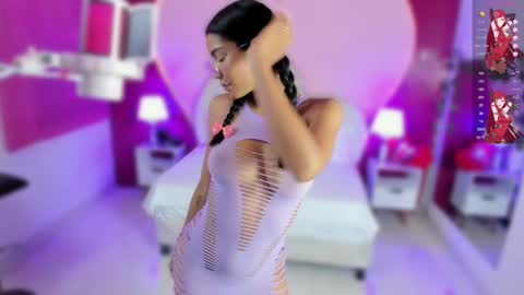 Laura MartinGMT-5 2200-0600 online show from February 11, 12:06 am