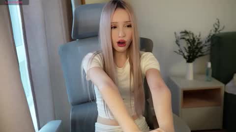 Laura online show from October 24, 9:17 am