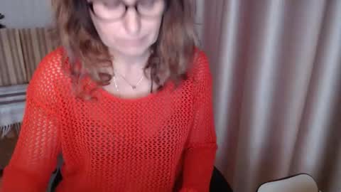 Lauraoven1 online show from October 31, 8:37 am