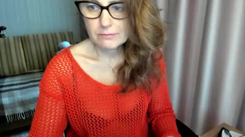 Lauraoven1 online show from February 28, 1:56 pm
