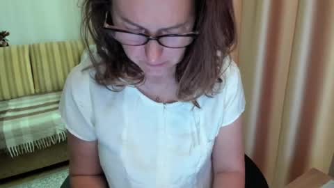 Snapshot of lauraoven1 chatting on June 22, 7:38 am Lauraoven1 online show from June 22, 7:38 am