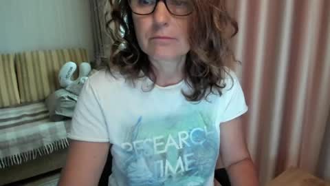 Snapshot of lauraoven1 chatting on July 14, 8:52 am Lauraoven1 online show from July 14, 8:52 am