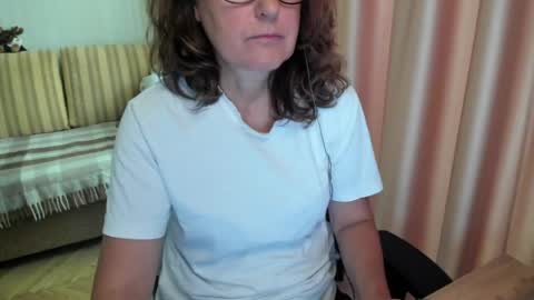 Snapshot of lauraoven1 chatting on July 24, 7:39 am Lauraoven1 online show from July 24, 7:39 am
