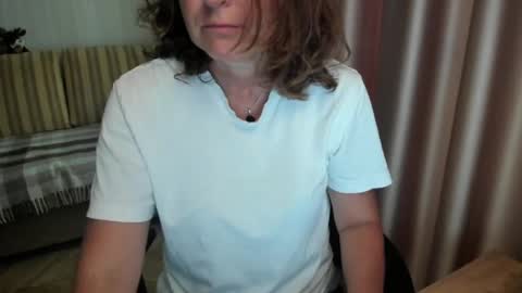Snapshot of lauraoven1 chatting on July 28, 9:59 am Lauraoven1 online show from July 28, 9:59 am