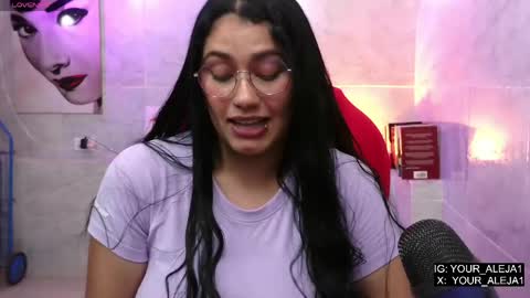 Snapshot of lauraruiz1 chatting on May 15, 11:12 pm Aleja online show from May 15, 11:12 pm